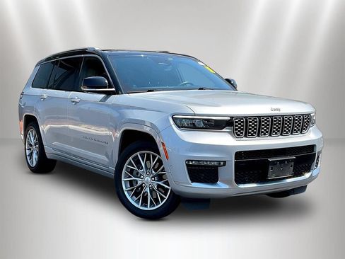 Used 2022 Jeep Grand Cherokee L Summit w/ Luxury Tech Group V AWD/4WD image 3