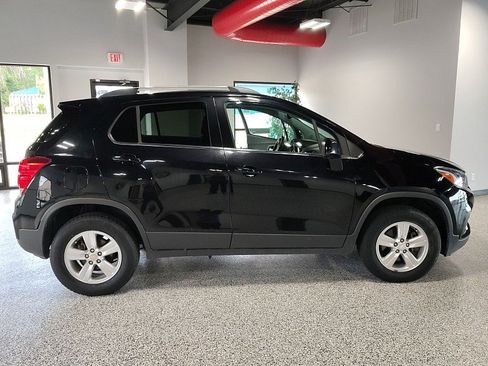 Used 2017 Chevrolet Trax LT AWD/4WD image 15