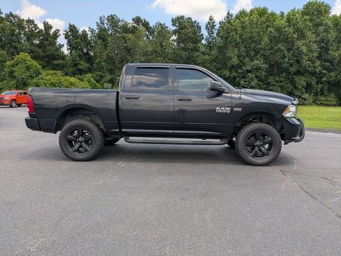 Used 2018 RAM 1500 Express w/ Express Value Package RWD image 3
