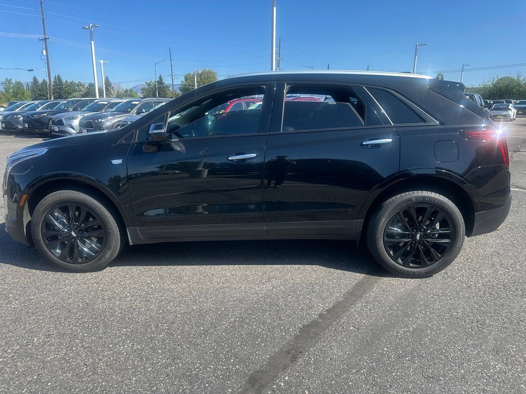 Used 2022 Cadillac XT5 Luxury w/ LPO, ONYX Package AWD/4WD image 3