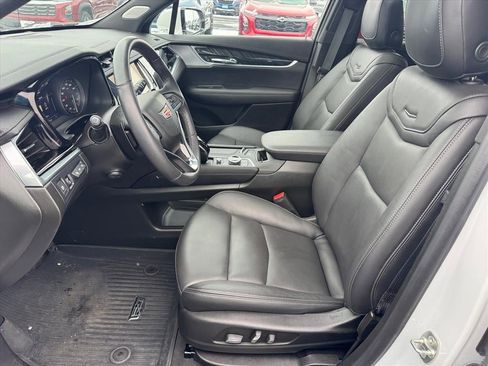 Used 2024 Cadillac XT6 Premium Luxury w/ Technology Package image 5