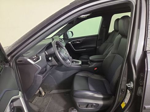 Used 2025 Toyota RAV4 XSE w/ Advanced Technology Package AWD/4WD image 12