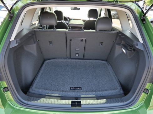 New 2025 Volkswagen Taos SE image 6