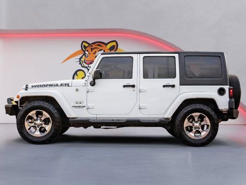 Used 2016 Jeep Wrangler Unlimited Sahara w/ Connectivity Group image 8