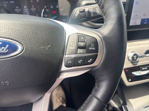 Used 2023 Ford Explorer XLT w/ Equipment Group 202A AWD/4WD image 33