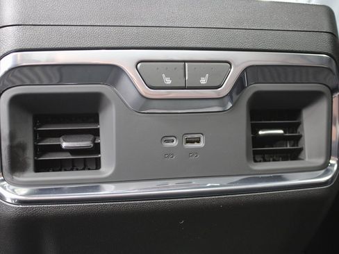 Used 2025 GMC Sierra 1500 Denali Ultimate image 11