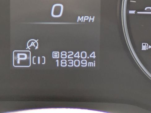 Used 2024 Subaru Crosstrek 2.0i Premium image 30