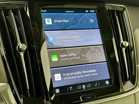 Used 2025 Volvo V90 B6 Cross Country Ultra w/ Protection Package Premier image 15