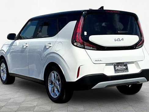 Used 2023 Kia Soul S FWD image 7