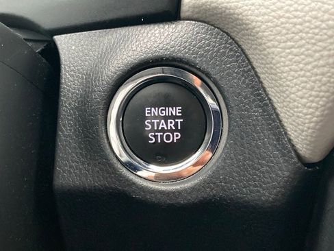 Used 2025 Toyota RAV4 XLE FWD image 18