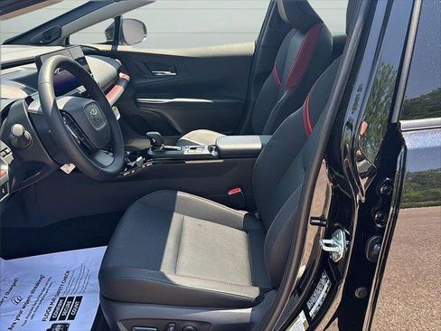New 2025 Toyota Prius Plug-In Hybrid image 13