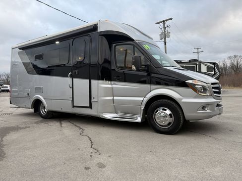 Used 2017 Mercedes-Benz Sprinter 3500 image 1