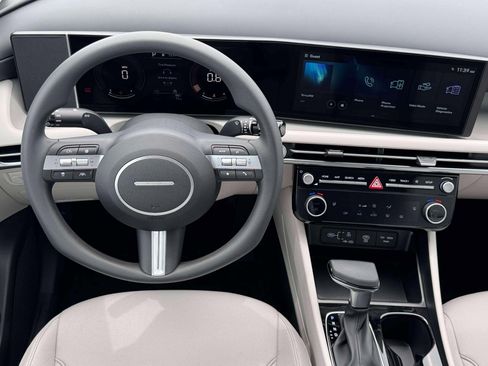 New 2026 Hyundai Tucson SEL FWD image 17