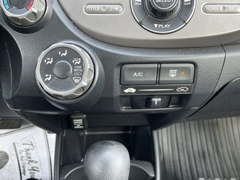 Used 2013 Honda Fit image 22