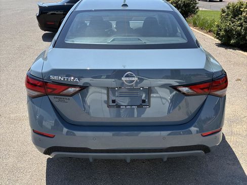 Used 2025 Nissan Sentra SV FWD image 14
