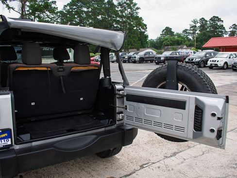 Used 2012 Jeep Wrangler Sport AWD/4WD image 25
