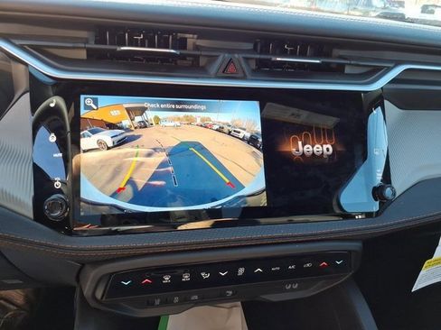 New 2026 Jeep Cherokee Laredo image 13