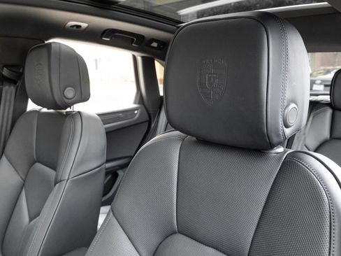 Certified 2026 Porsche Macan AWD/4WD image 22