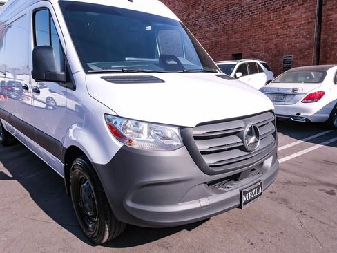 Used 2025 Mercedes-Benz Sprinter 2500 image 11