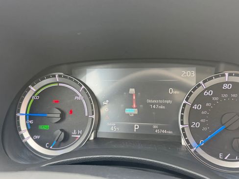 Used 2023 Toyota Highlander XLE image 25