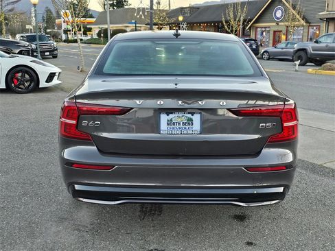 Used 2025 Volvo S60 B5 Core image 6