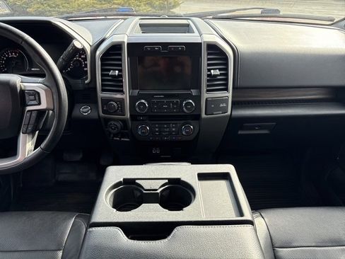 Used 2017 Ford F150 Lariat image 14
