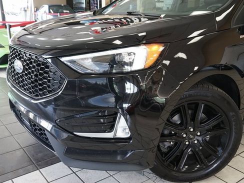 Used 2020 Ford Edge ST-Line w/ Cold Weather Package image 21