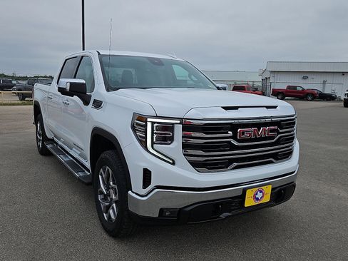 New 2026 GMC Sierra 1500 SLT image 7
