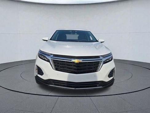 Used 2024 Chevrolet Equinox LT w/ LPO, Floor Liner Package FWD image 9