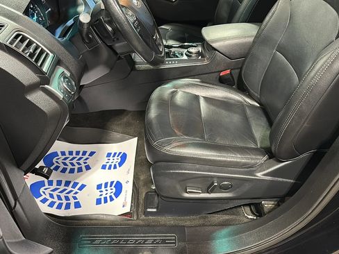 Used 2016 Ford Explorer XLT w/ Equipment Group 202A AWD/4WD image 9