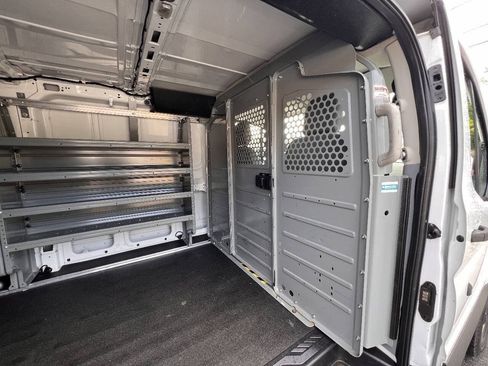 Used 2015 Ford Transit 250 130 Low Roof RWD image 29