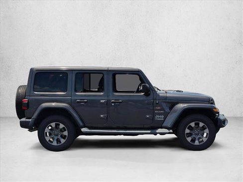 Used 2018 Jeep Wrangler Unlimited Sahara AWD/4WD image 4