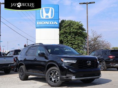 New 2025 Honda Pilot TrailSport