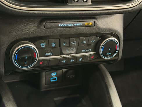 Used 2022 Ford Escape SE w/ SE Sport Appearance Package AWD/4WD image 18