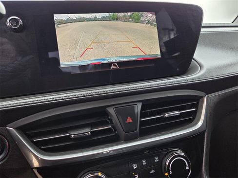 Used 2024 Buick Encore GX Sport Touring image 11