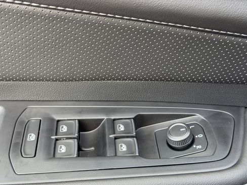 New 2026 Volkswagen Atlas Cross Sport SE image 14