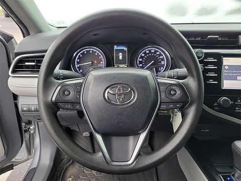 Used 2019 Toyota Camry LE image 21
