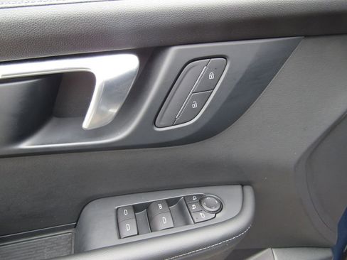 Used 2025 Buick Enclave Preferred image 27