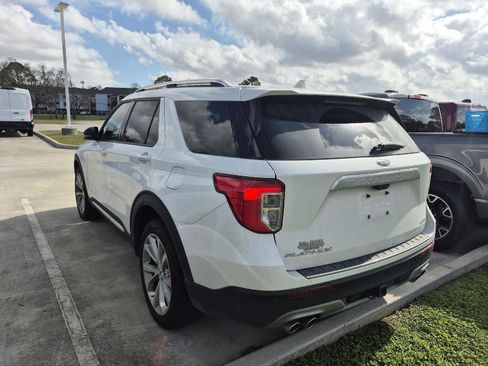 Used 2023 Ford Explorer Platinum w/ Technology Package image 4