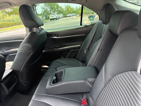 Used 2021 Toyota Camry SE w/ Convenience Package FWD image 10