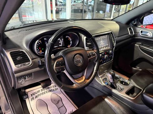 Used 2017 Jeep Grand Cherokee Altitude AWD/4WD image 29