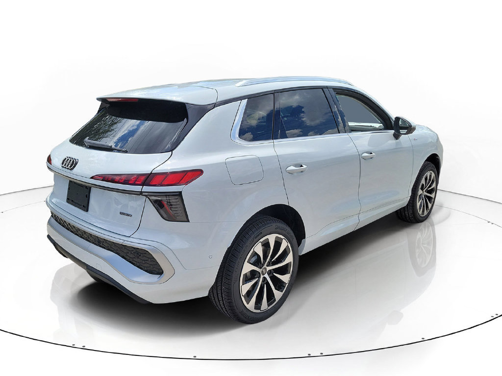 New 2026 Audi Q3 quattro 2.0T AWD/4WD image 4