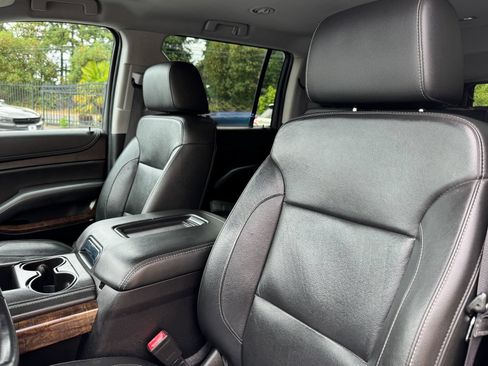 Used 2020 Chevrolet Suburban LT AWD/4WD image 11