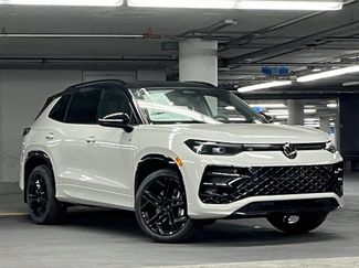 New 2026 Volkswagen Tiguan SE R-Line FWD video 2