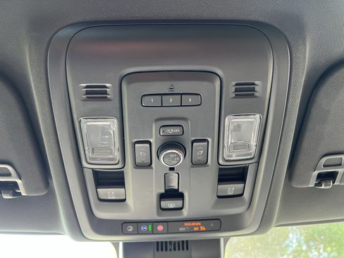 Used 2023 GMC Yukon AT4 w/ AT4 Premium Plus Package AWD/4WD image 28