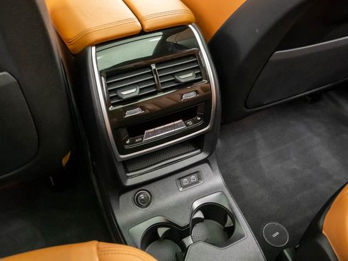 Used 2022 BMW X7 xDrive40i w/ M Sport Package image 18