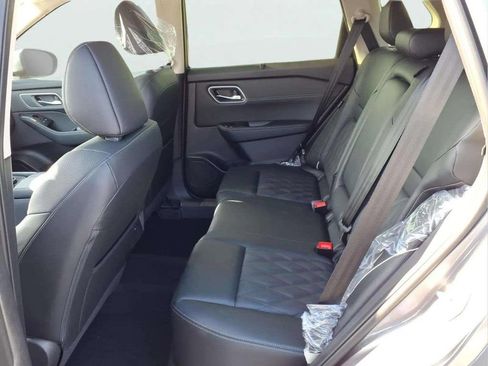 New 2026 Nissan Rogue Platinum AWD/4WD image 13