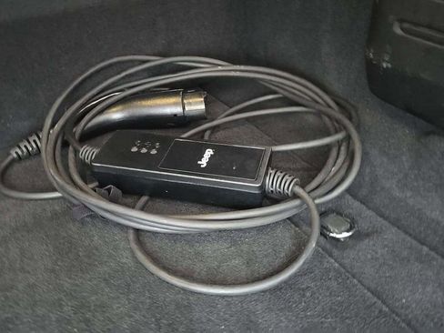 Used 2024 Jeep Wrangler Unlimited Rubicon 4xe image 18