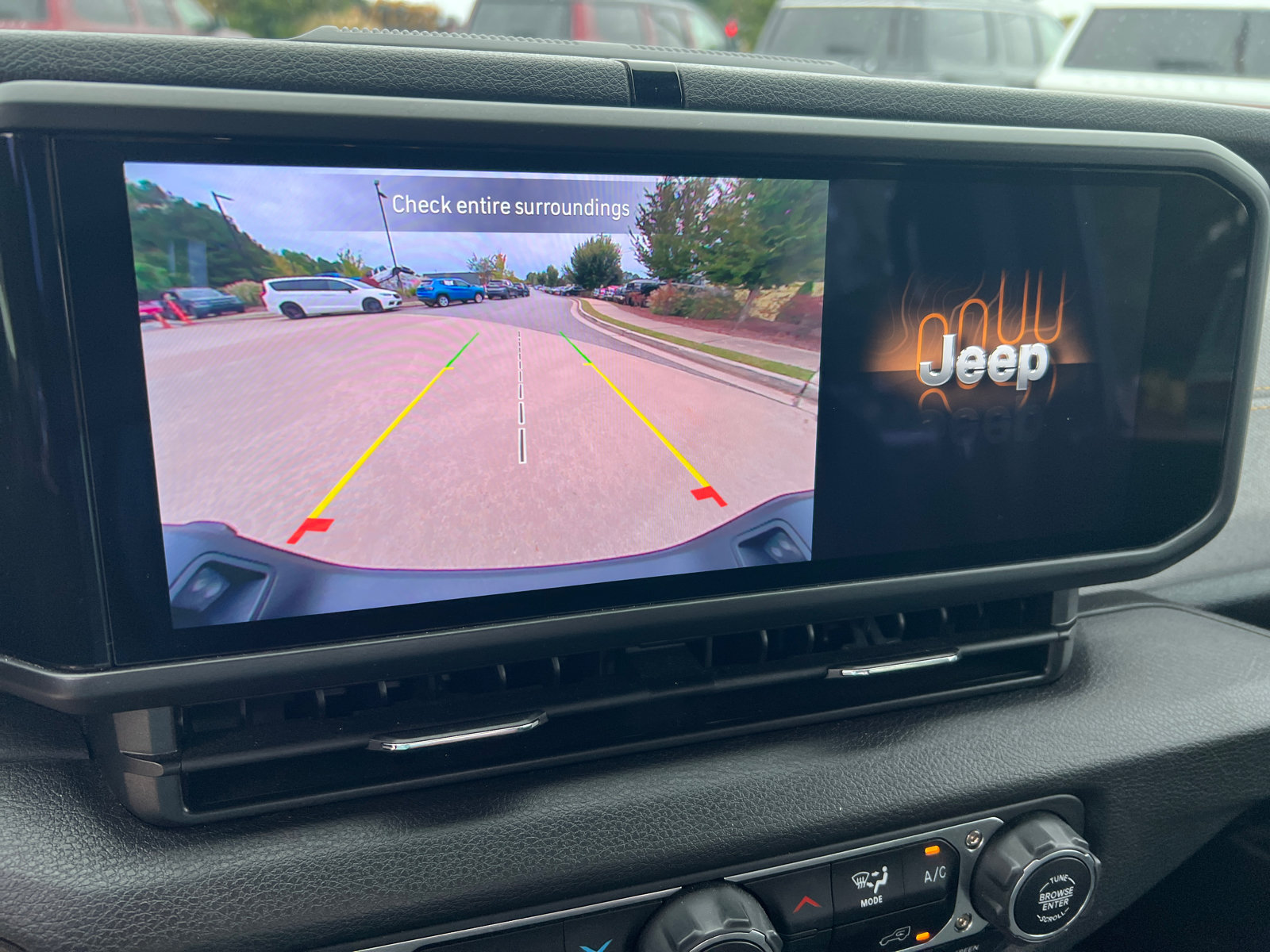 Used 2025 Jeep Gladiator Sport AWD/4WD image 26