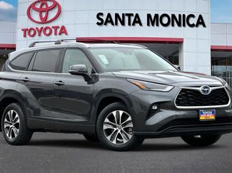 Used 2023 Toyota Highlander XLE w/ Protection Package #3 (TMS) AWD/4WD video 2